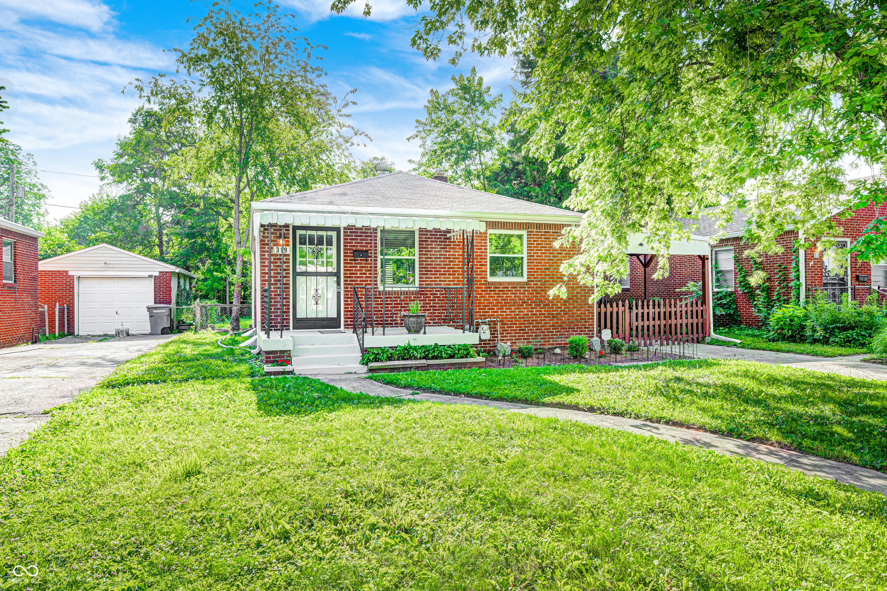 319 South Webster Avenue Indianapolis, IN 46219 - Photo 3 of 25