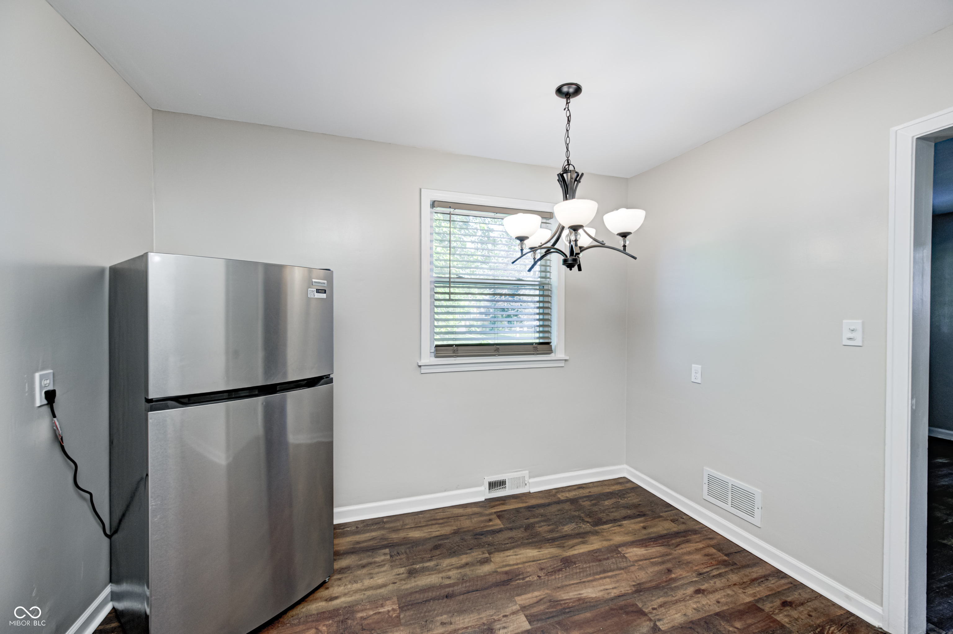 319 South Webster Avenue Indianapolis, IN 46219 - Photo 9 of 25