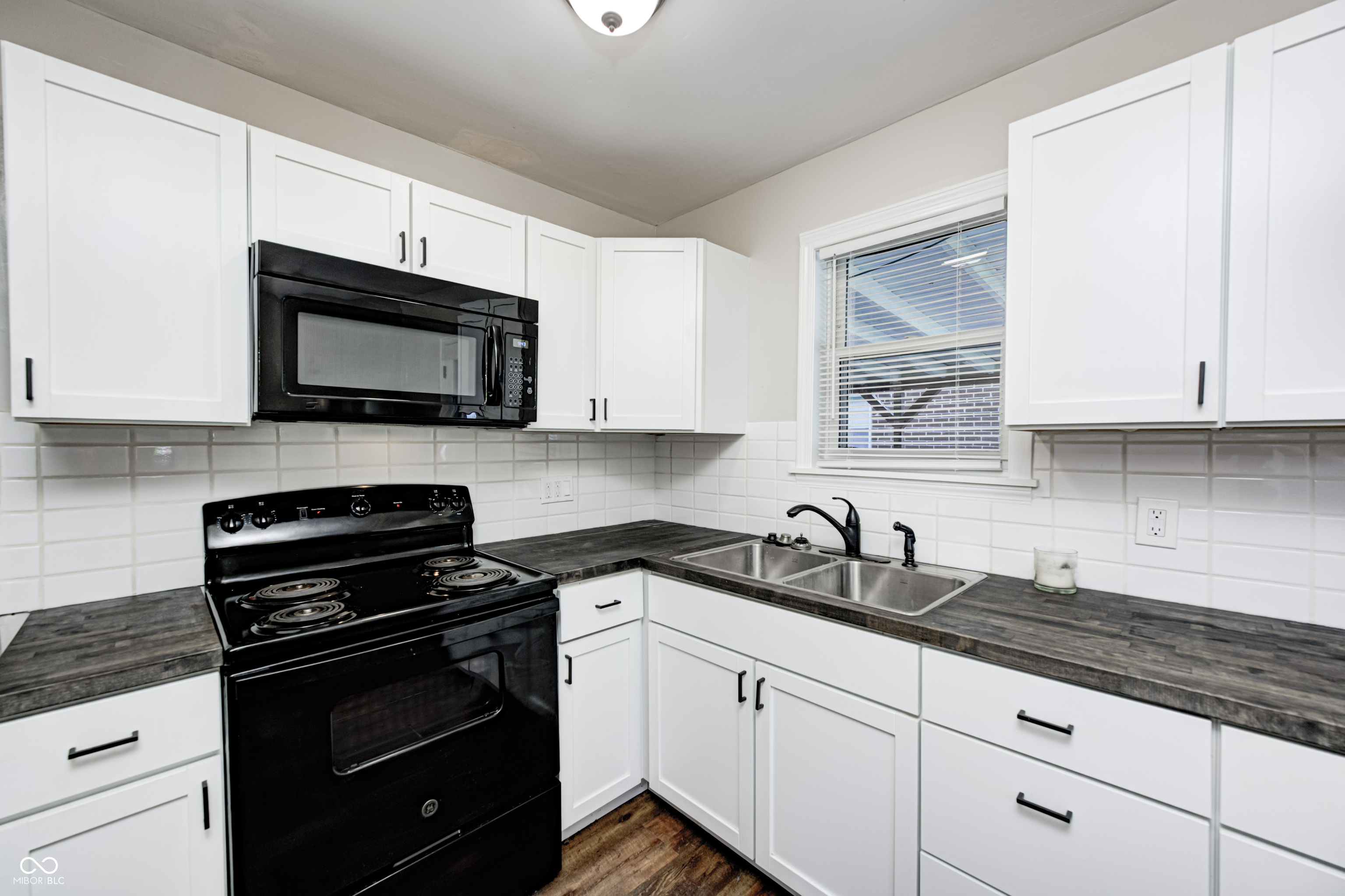 319 South Webster Avenue Indianapolis, IN 46219 - Photo 10 of 25