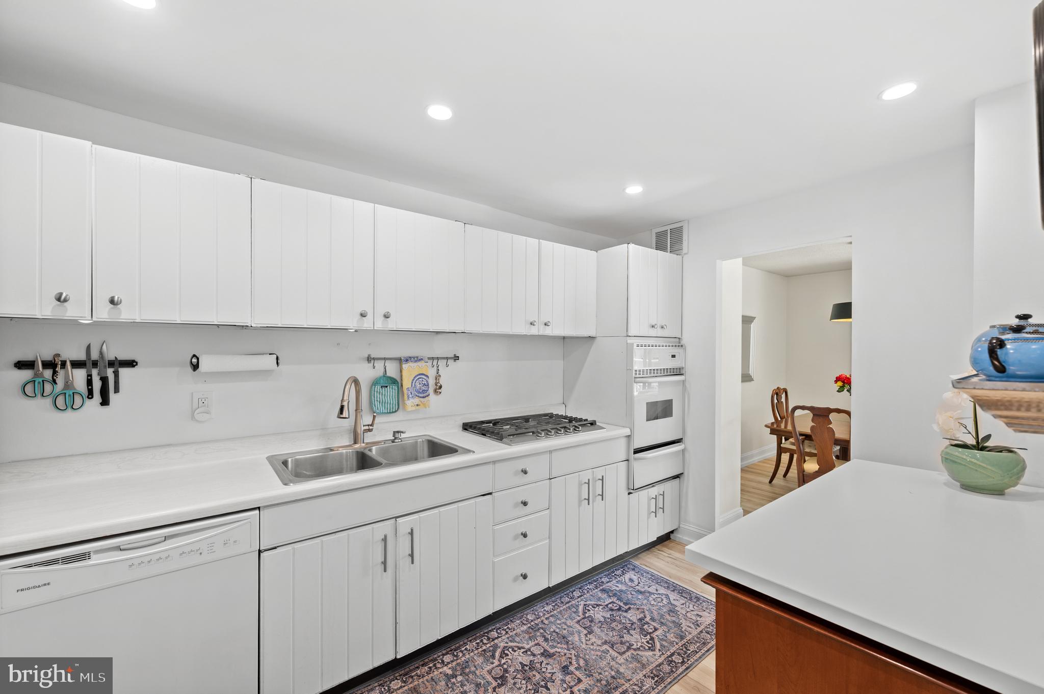 801 Yale Avenue, Unit 1015 Swarthmore, PA 19081 - Photo 12 of 32 Kitchen