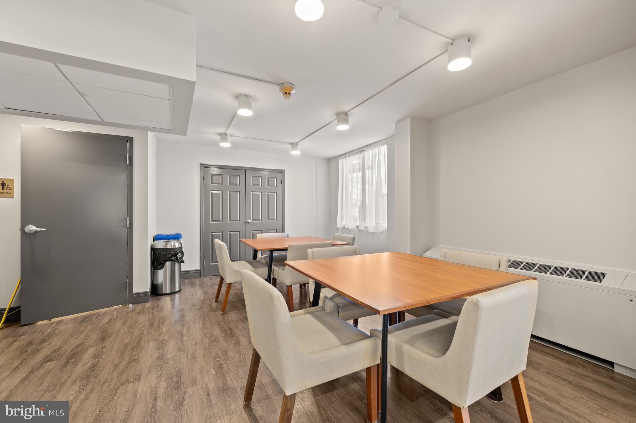 801 Yale Avenue, Unit 1015 Swarthmore, PA 19081 - Photo 24 of 32 Common room