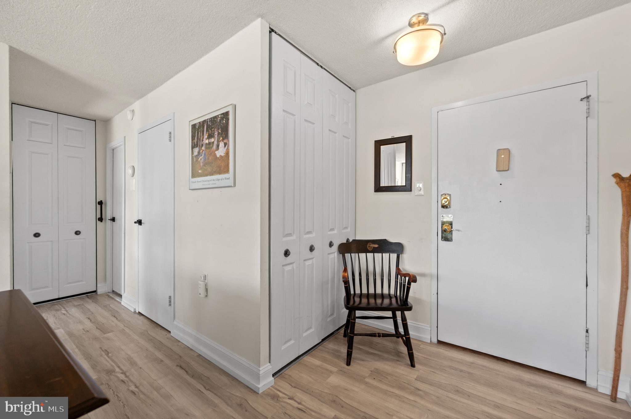 801 Yale Avenue, Unit 1015 Swarthmore, PA 19081 - Photo 4 of 32 Foyer