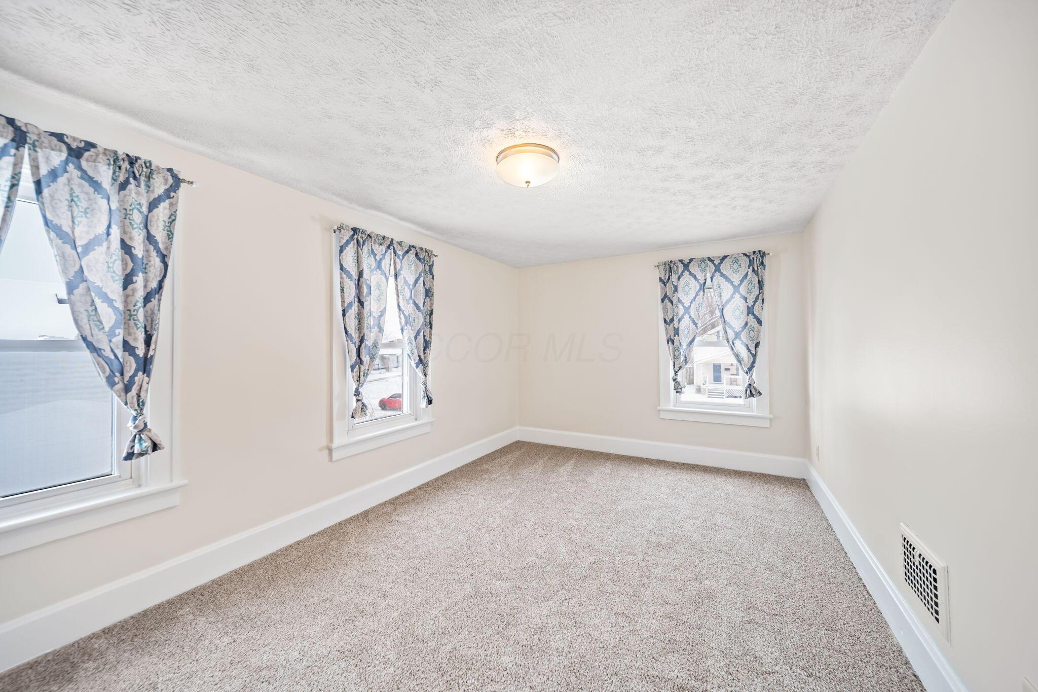 2196 Ferris Road Columbus, OH 43224 - Photo 17 of 24 41-web-or-mls-A7407110-2