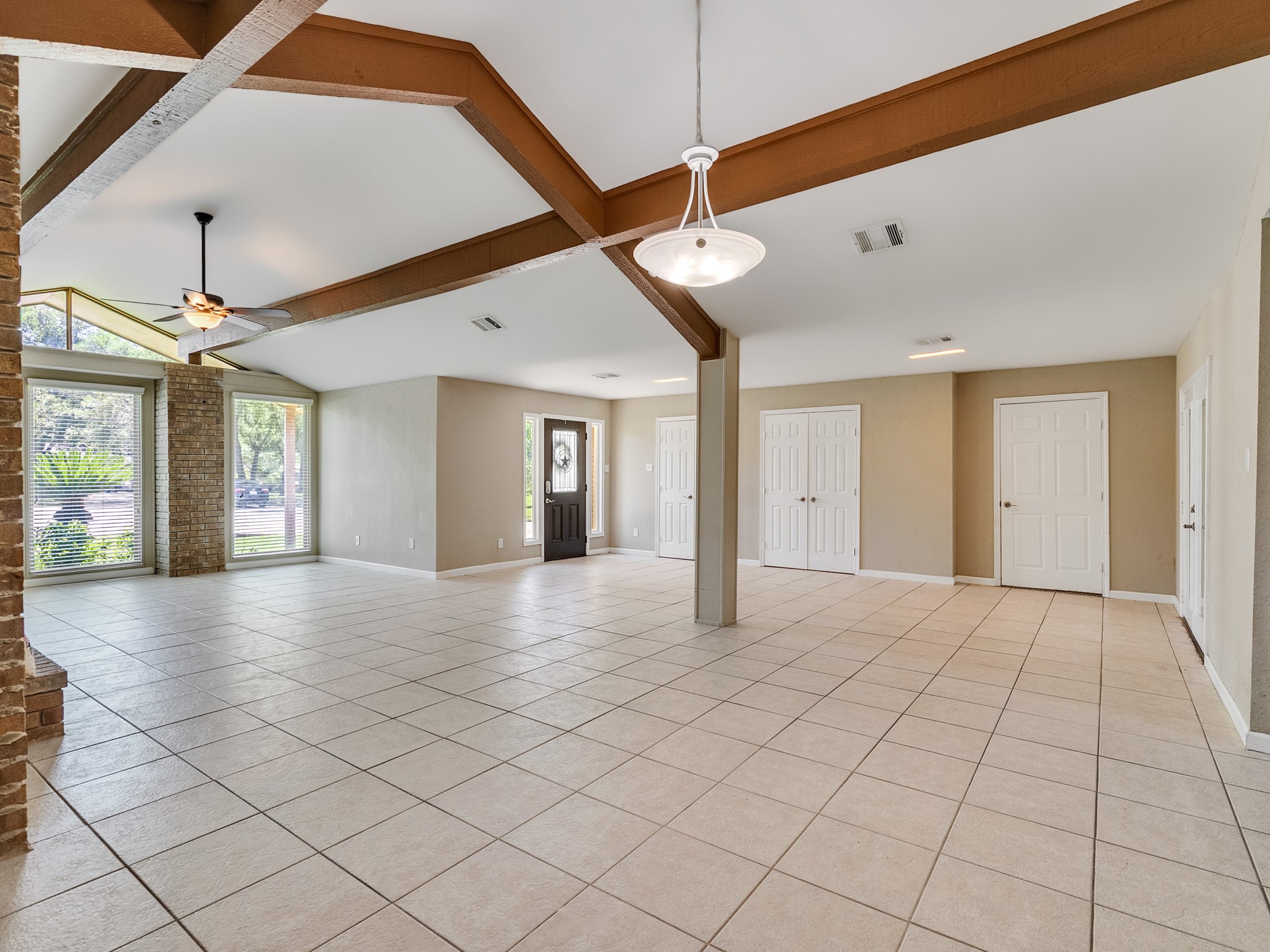 603 Casper Court Spring, TX 77373 - Photo 14 of 31 View from breakfast area towards the front door.
