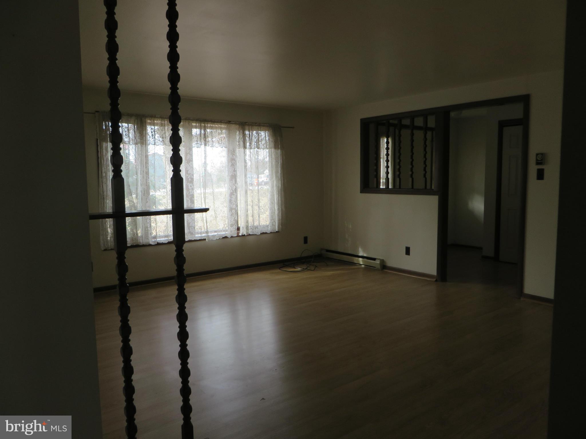 303 North Clear Ridge Road Union Bridge, MD 21791 - Photo 3 of 30 Living Room