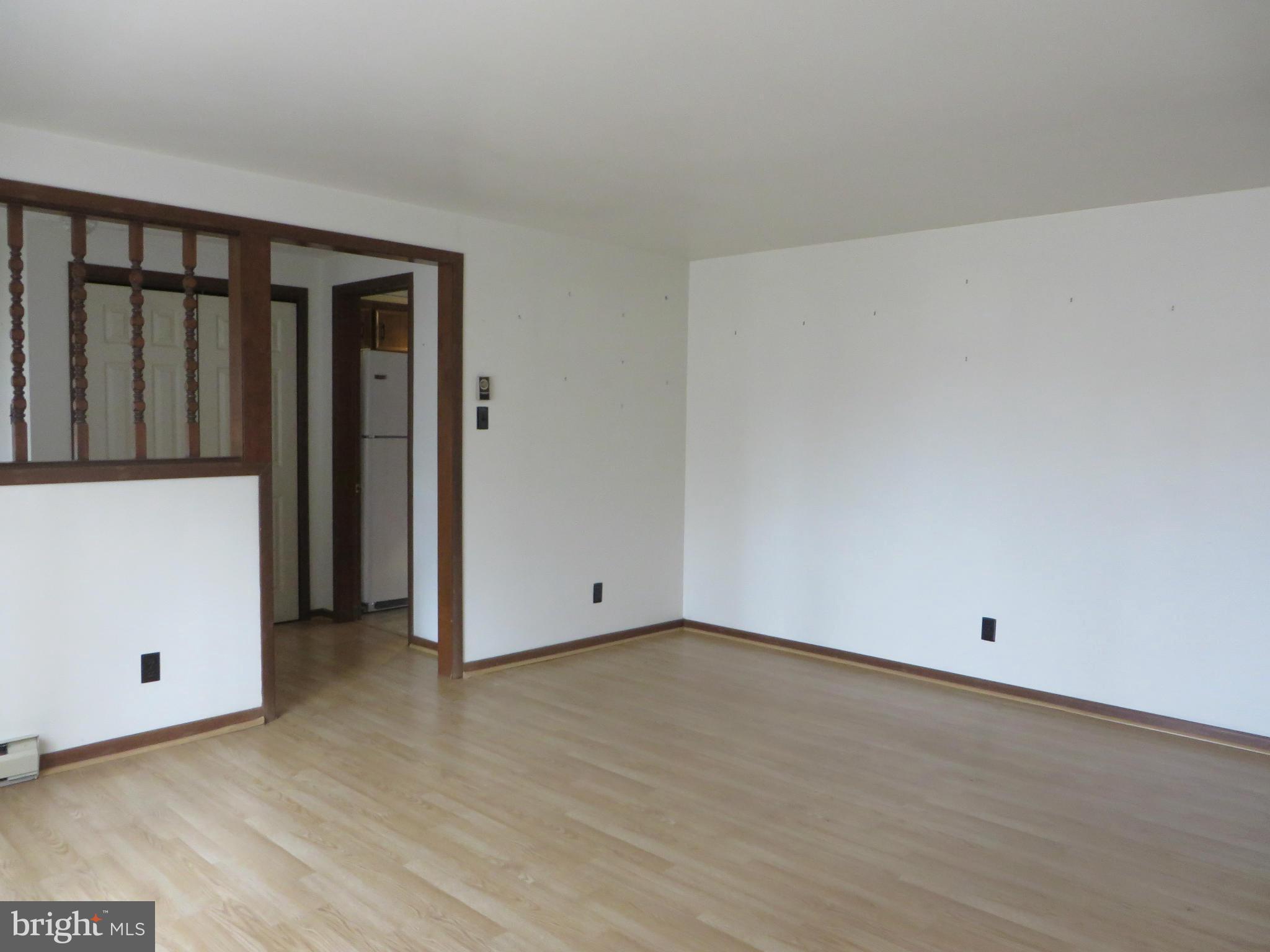 303 North Clear Ridge Road Union Bridge, MD 21791 - Photo 4 of 30 Living Room