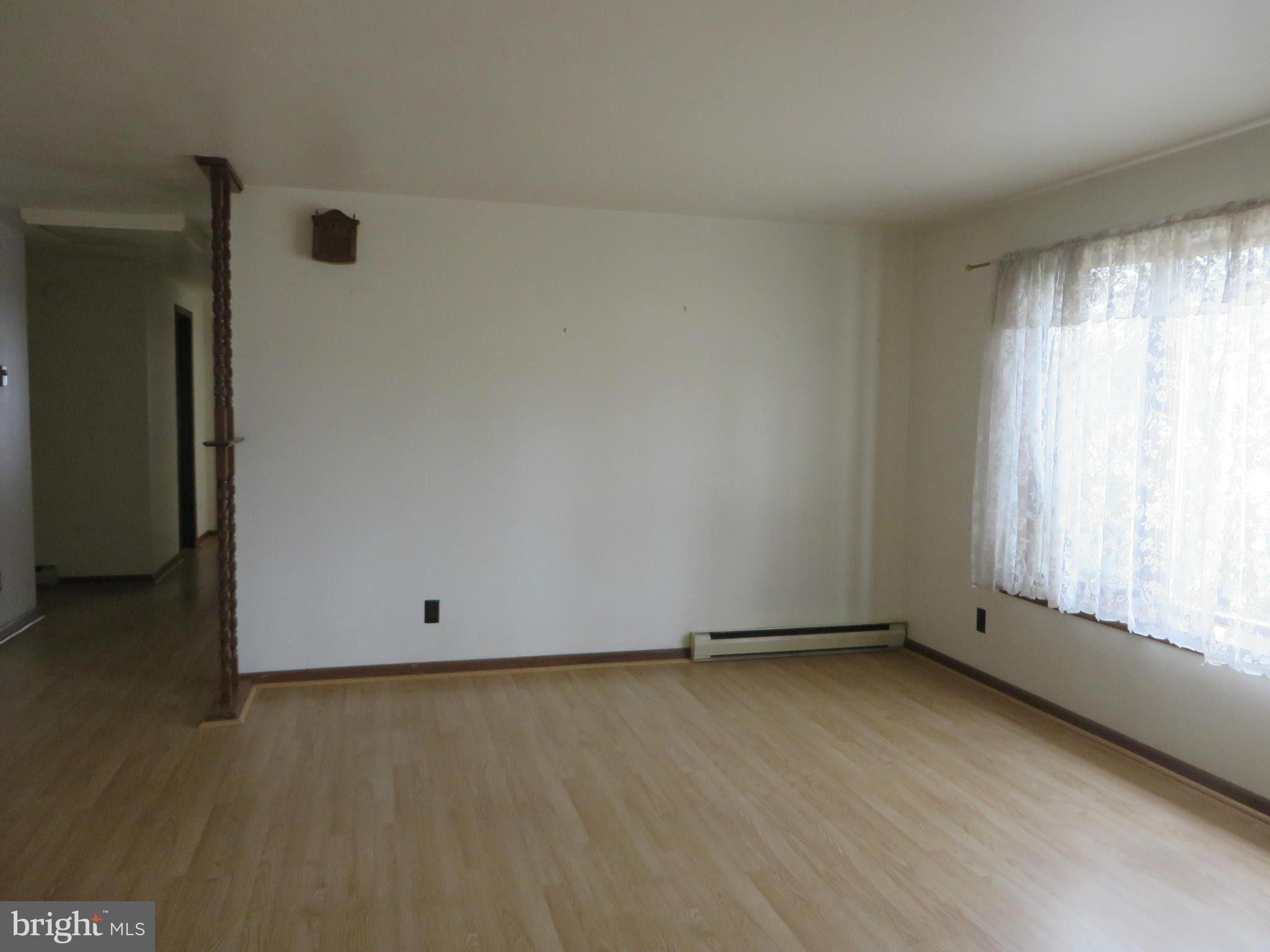 303 North Clear Ridge Road Union Bridge, MD 21791 - Photo 5 of 30 Living Room
