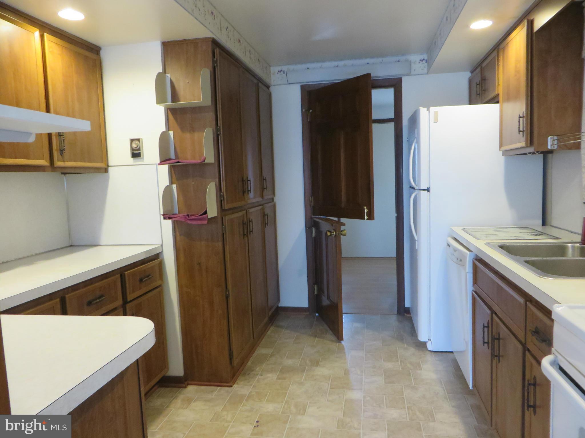 303 North Clear Ridge Road Union Bridge, MD 21791 - Photo 6 of 30 Kitchen