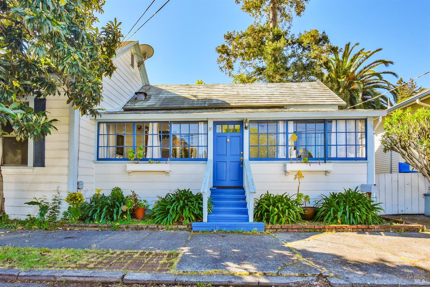 39 Latham Street San Rafael, CA 94901 - Photo 1 of 38