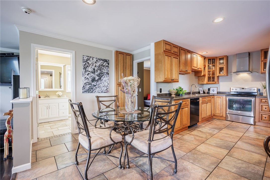 295 Victor Road Perinton, NY 14450 - Photo 3 of 29