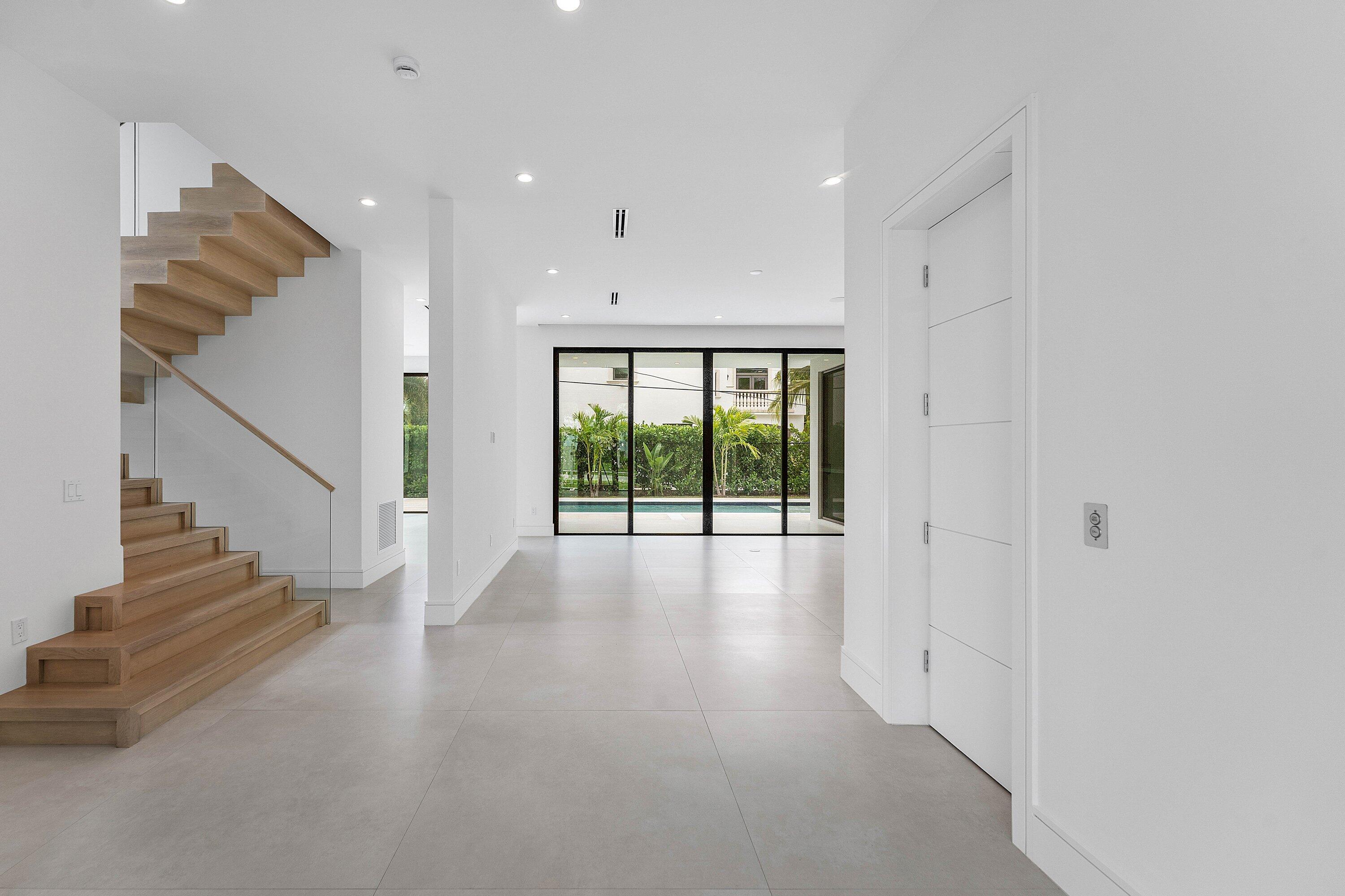 498 Northeast 6th Street Boca Raton, FL 33432 - Photo 17 of 60 Foyer