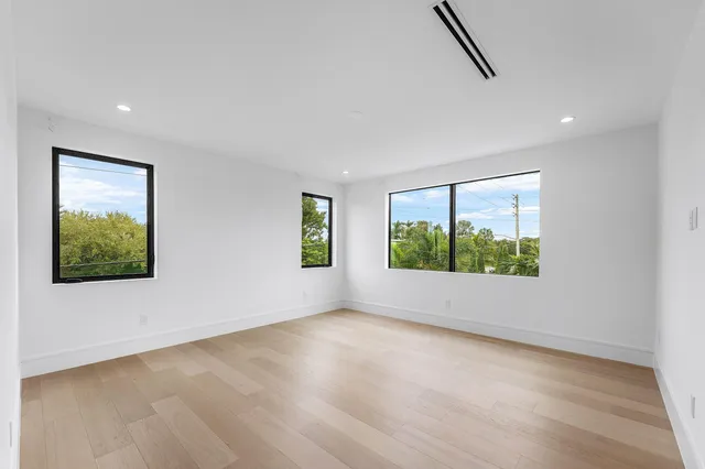 $5,695,000 | 498 Northeast 6th Street, Boca Raton, FL 33432