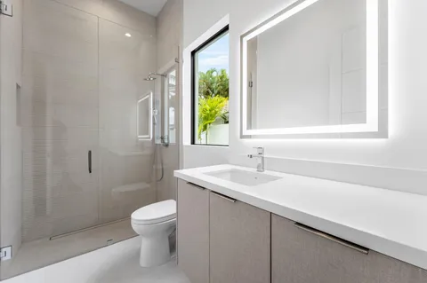 $5,695,000 | 498 Northeast 6th Street, Boca Raton, FL 33432