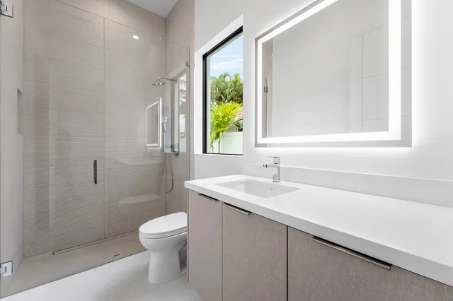 $5,695,000 | 498 Northeast 6th Street, Boca Raton, FL 33432