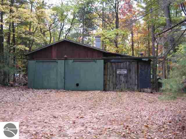 99 High Lake Road Traverse City, MI 49696 - Photo 7 of 8 1669474-6.JPG