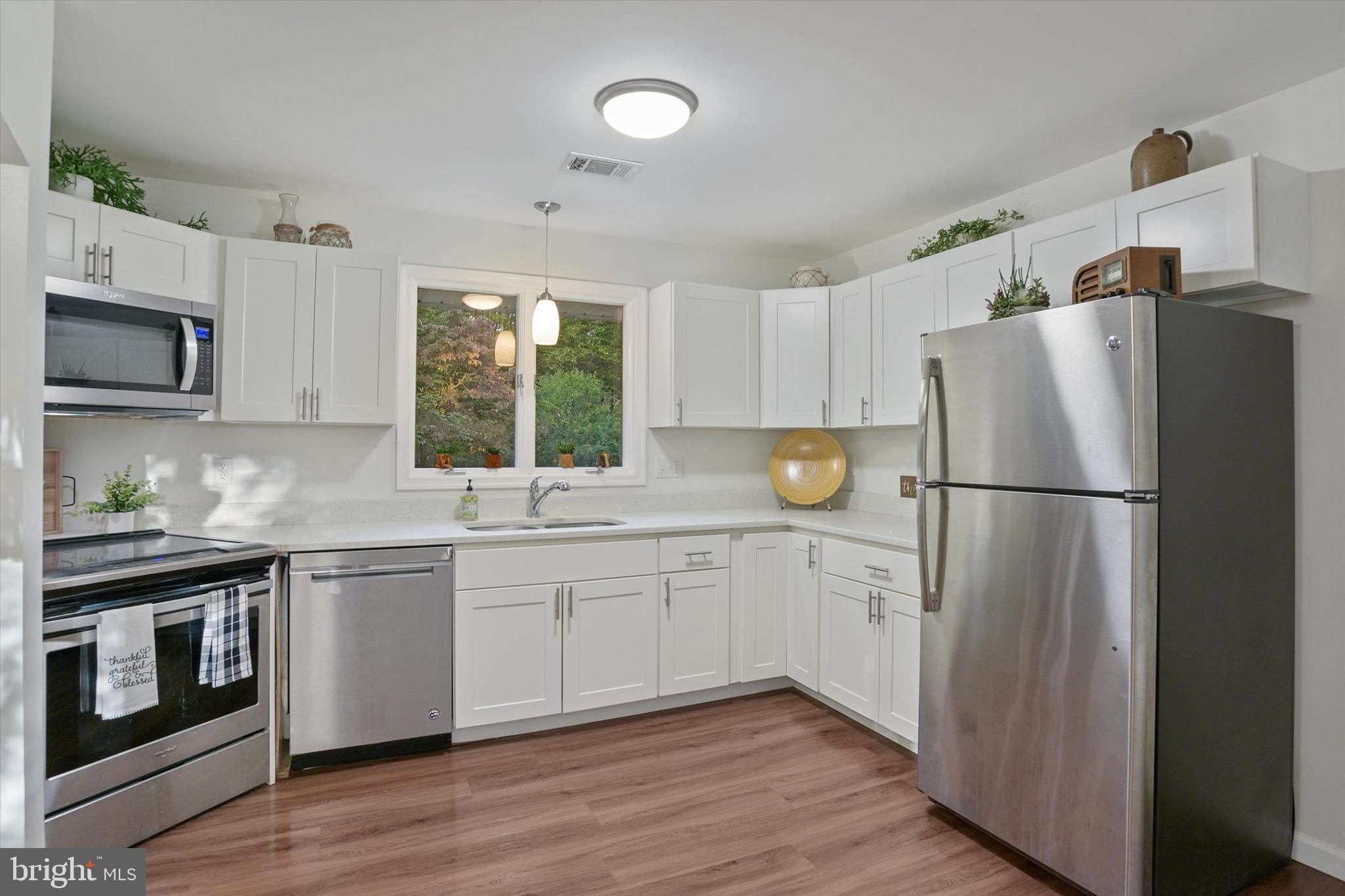 713 Gilbert Road Aberdeen, MD 21001 - Photo 4 of 25 Beautiful kitchen w/ SS appliances