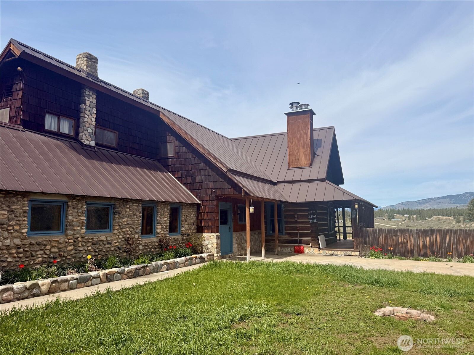 132 Twin Lakes Road Winthrop, WA 98862 - Photo 2 of 32