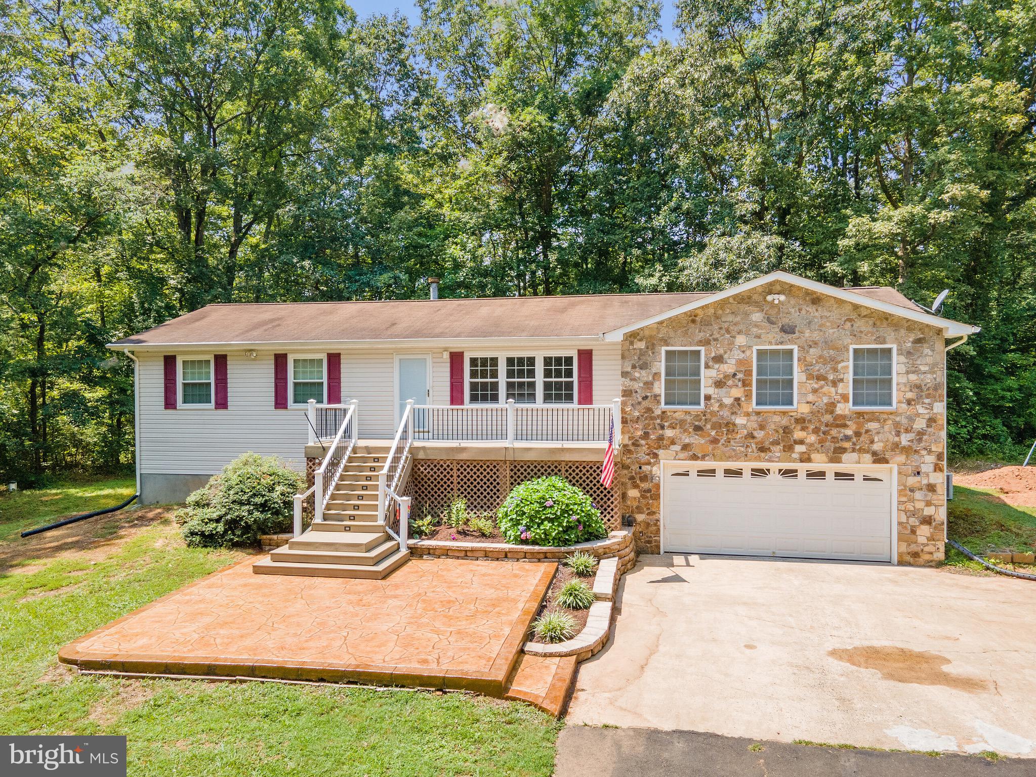 Welcome to 1415 Sowego Rd!