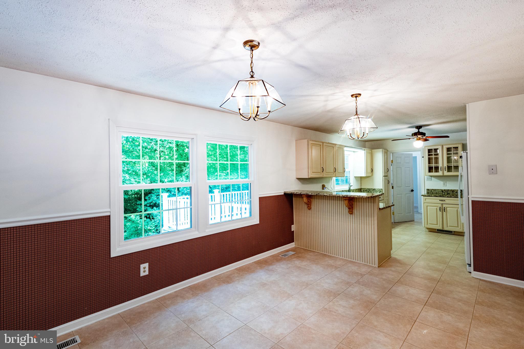 1415 Sowego Road Catlett, VA 20119 - Photo 29 of 67 Combination dining/kitchen.