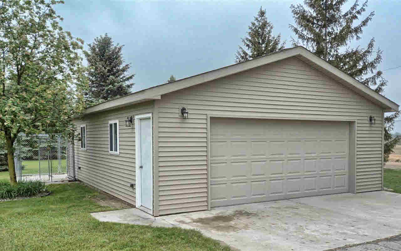 9394 Green Road Goodrich, MI 48438 - Photo 6 of 55 21300311-5.JPG