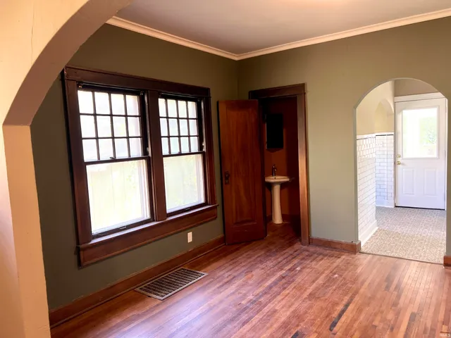 $1,800 | 814 North Washington Street, Bloomington, IN 47408