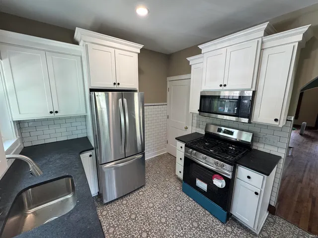 $1,800 | 814 North Washington Street, Bloomington, IN 47408