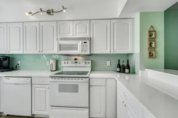 $14,500 | 420 Celestial Way, Unit 301, Juno Beach, FL 33408