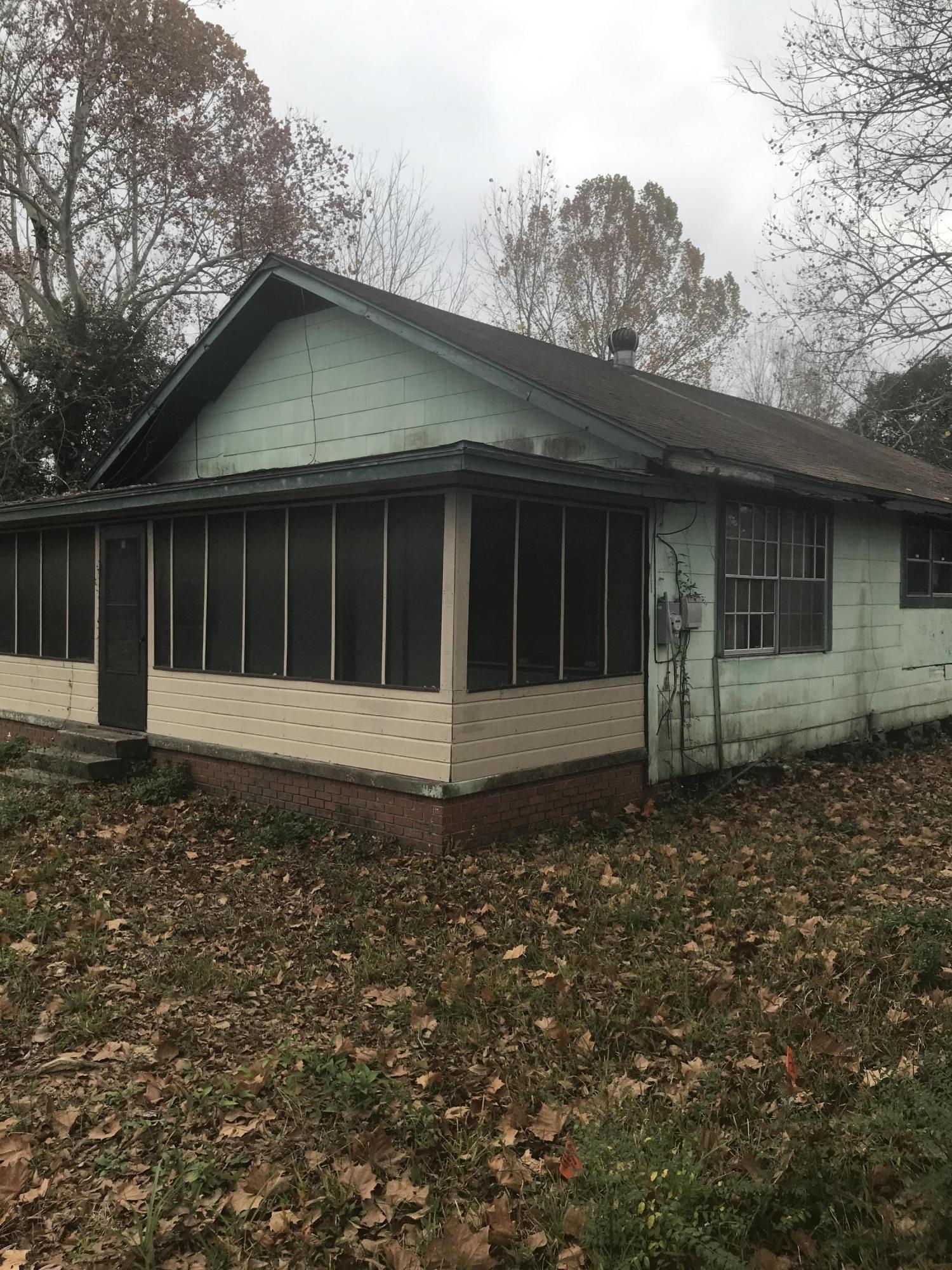 14075 Dedeaux Road Gulfport, MS 39503 - Photo 2 of 5 Picture from the Right