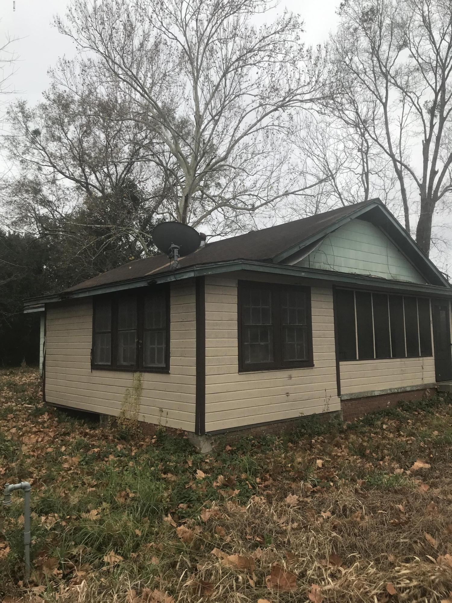 14075 Dedeaux Road Gulfport, MS 39503 - Photo 3 of 5 Picture from Left Front