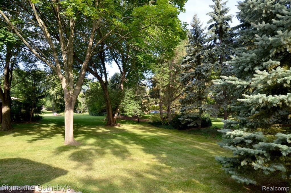 5320 Echo Road Bloomfield Hills, MI 48302 - Photo 4 of 71 rear2.jpg