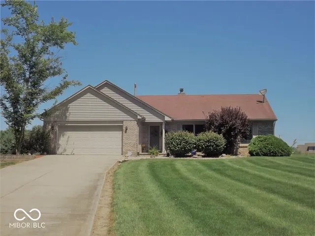 $1,800 | 2838 East Cottonwood Trail, Morristown, IN 46161