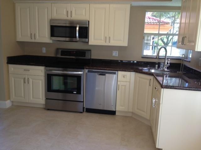 17260 Boca Club Boulevard, Unit 1501 Boca Raton, FL 33487 - Photo 2 of 19 Kitchen