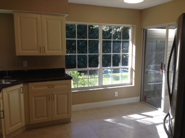 17260 Boca Club Boulevard, Unit 1501 Boca Raton, FL 33487 - Photo 4 of 19 Kitchen