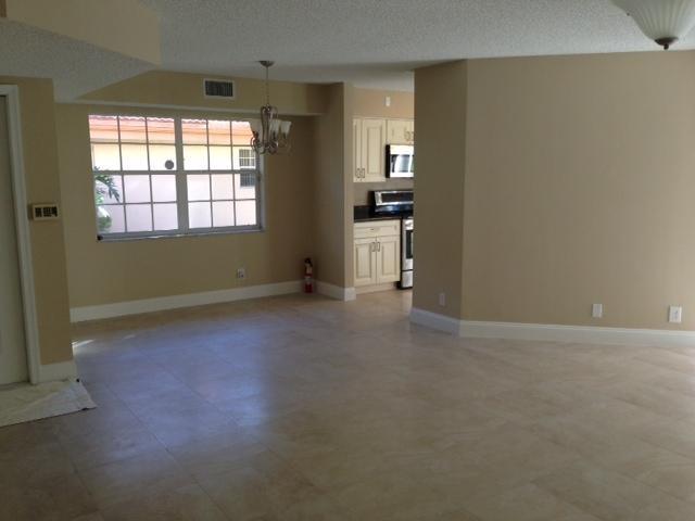 17260 Boca Club Boulevard, Unit 1501 Boca Raton, FL 33487 - Photo 5 of 19 Living Room