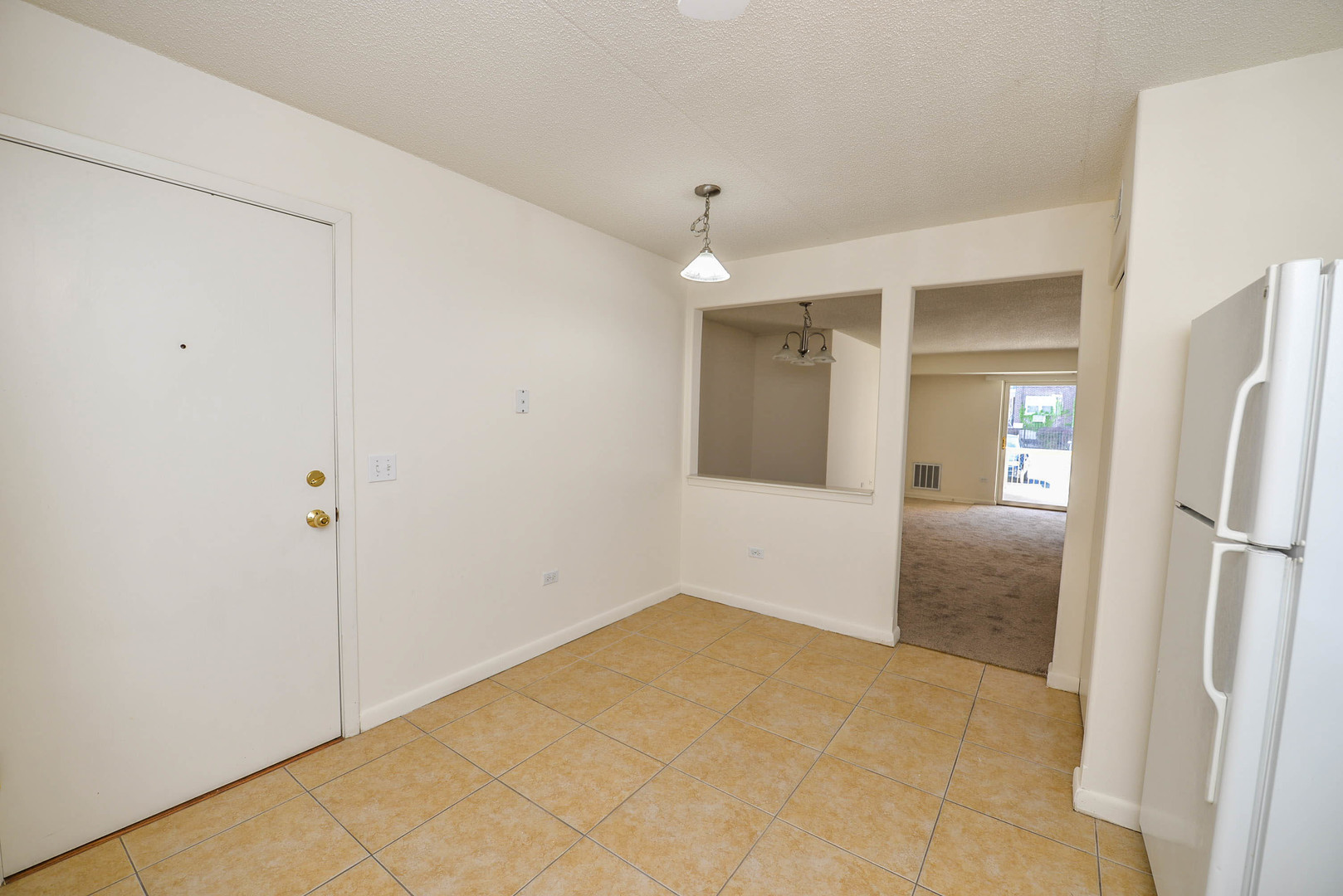 5337 North East River Road, Unit 302 Chicago, IL 60656 - Photo 5 of 22 a view of a interior in hallway