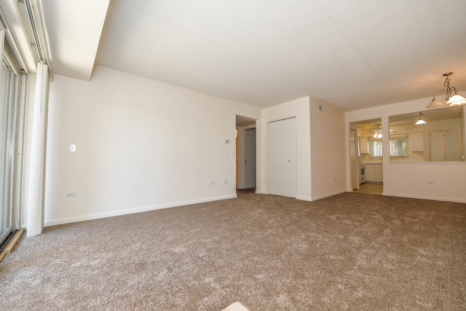 5337 North East River Road, Unit 302 Chicago, IL 60656 - Photo 7 of 22 an empty room with a bathroom