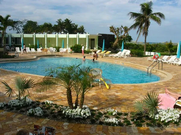 $5,770 | 5055 Collins Avenue, Unit 4C, Miami Beach, FL 33140