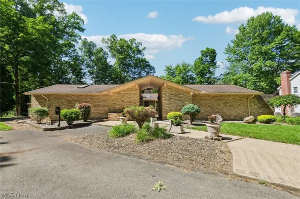 $349,900 | 2141 Arms Drive, Girard, OH 44420