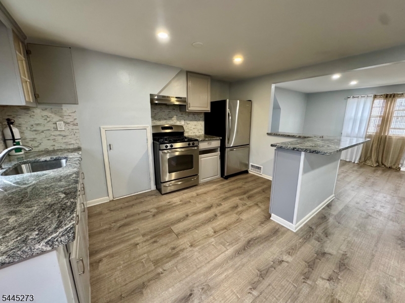 347 East 29th Street, Unit 2 Paterson, NJ 07514 - Photo 3 of 21