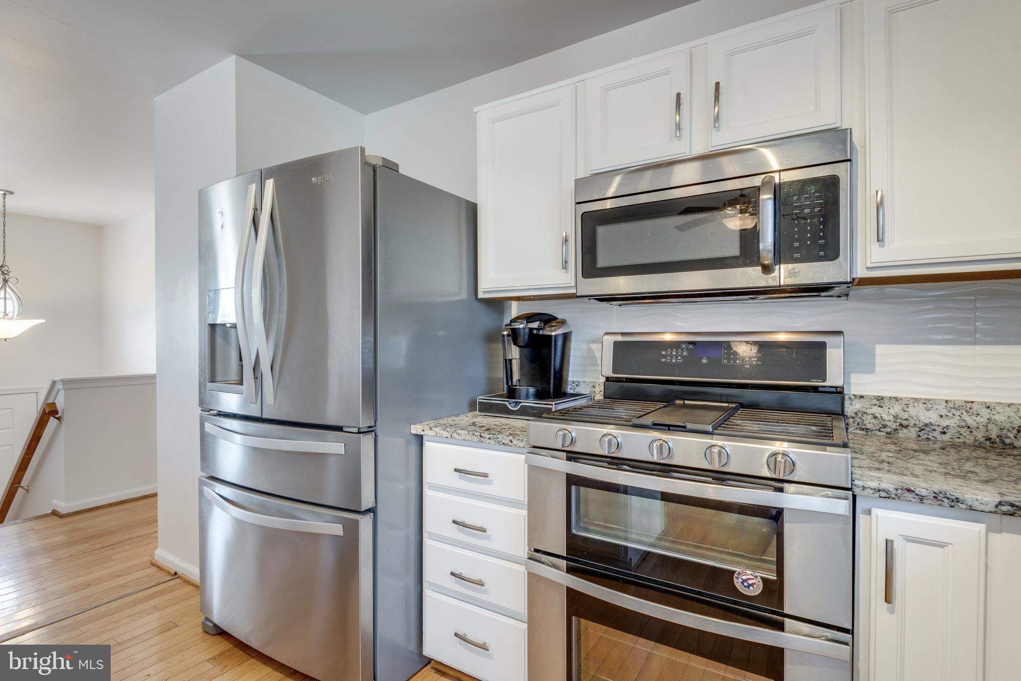 20717 Cross Timber Drive Ashburn, VA 20147 - Photo 13 of 31 Kitchen