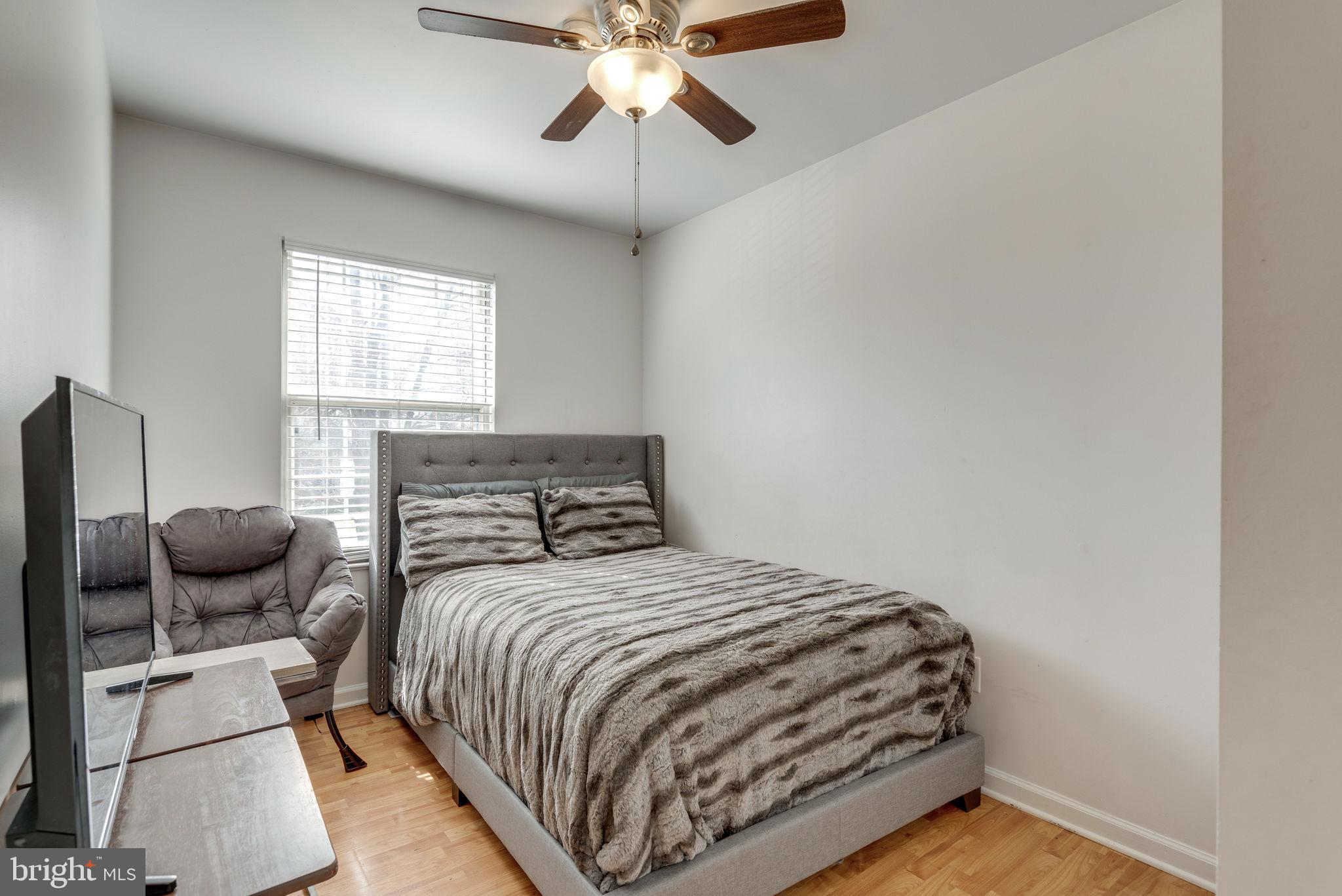 20717 Cross Timber Drive Ashburn, VA 20147 - Photo 17 of 31 Bedroom 3