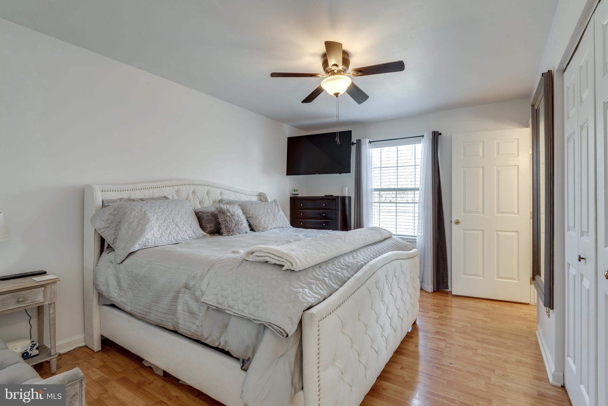 20717 Cross Timber Drive Ashburn, VA 20147 - Photo 18 of 31 Primary bedroom