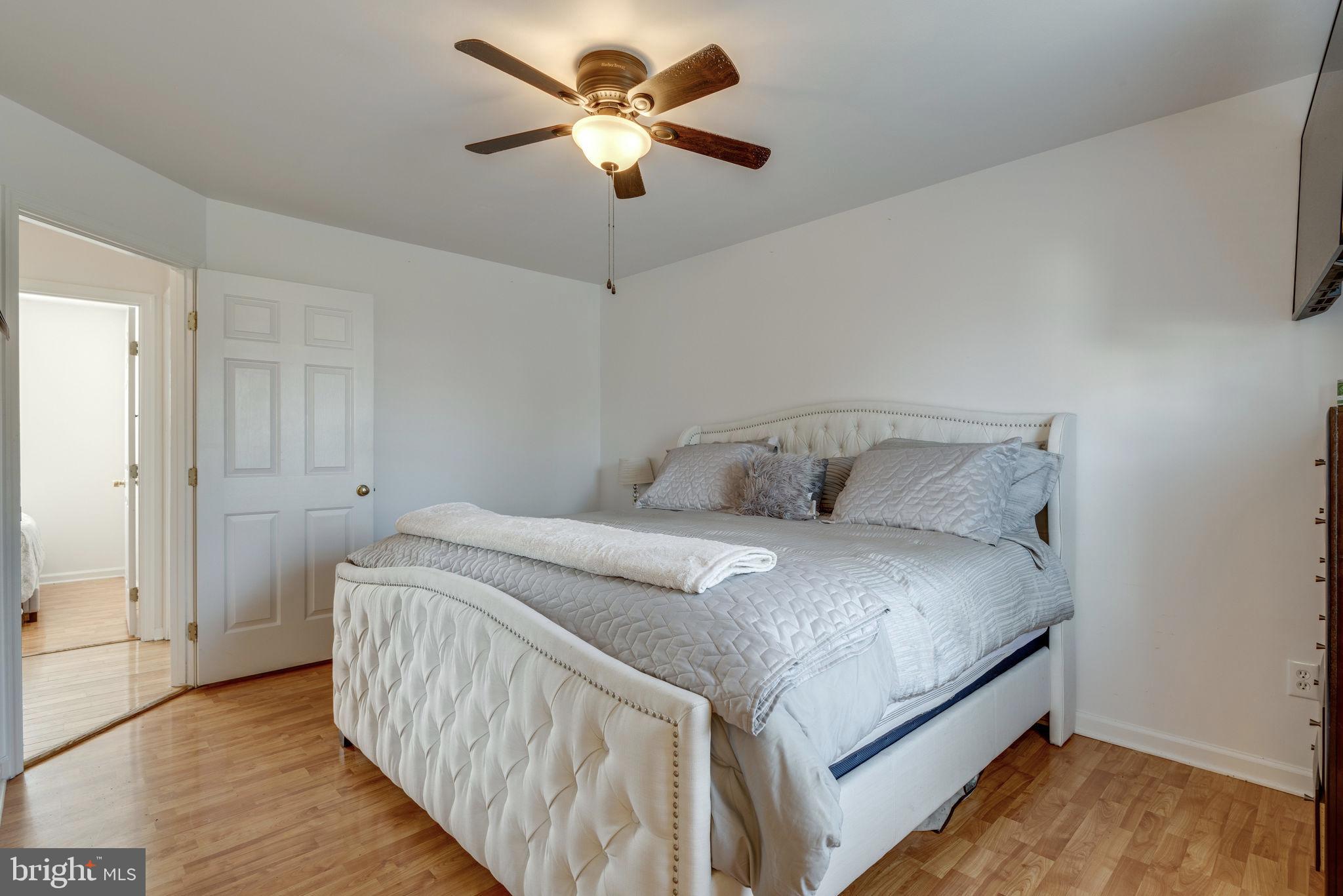 20717 Cross Timber Drive Ashburn, VA 20147 - Photo 19 of 31 Primary bedroom