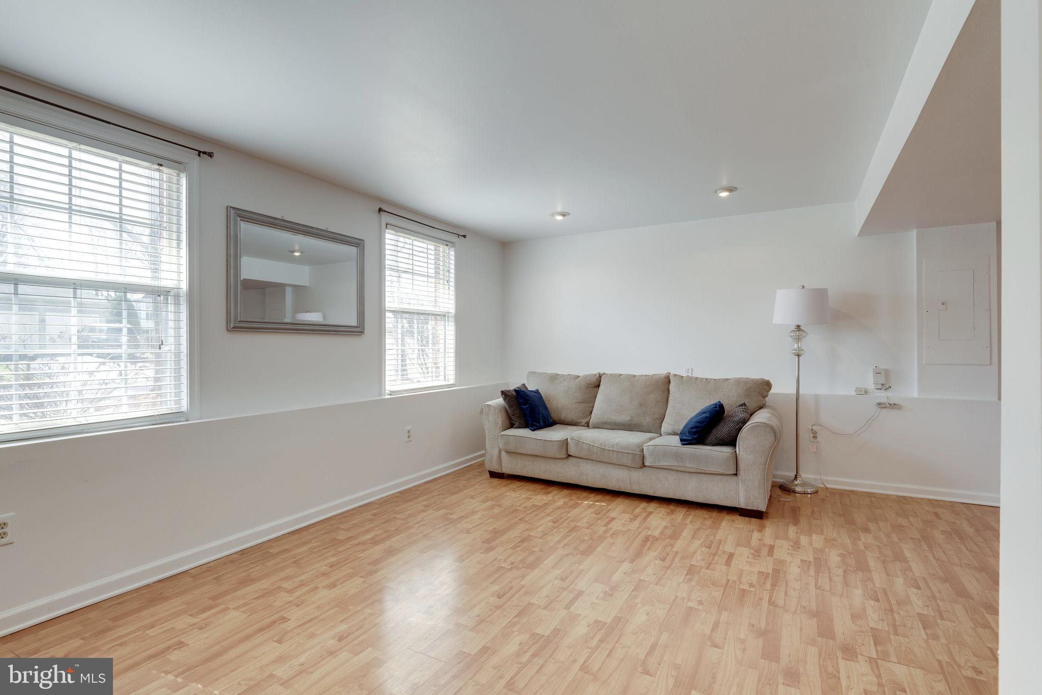 20717 Cross Timber Drive Ashburn, VA 20147 - Photo 21 of 31 Family room