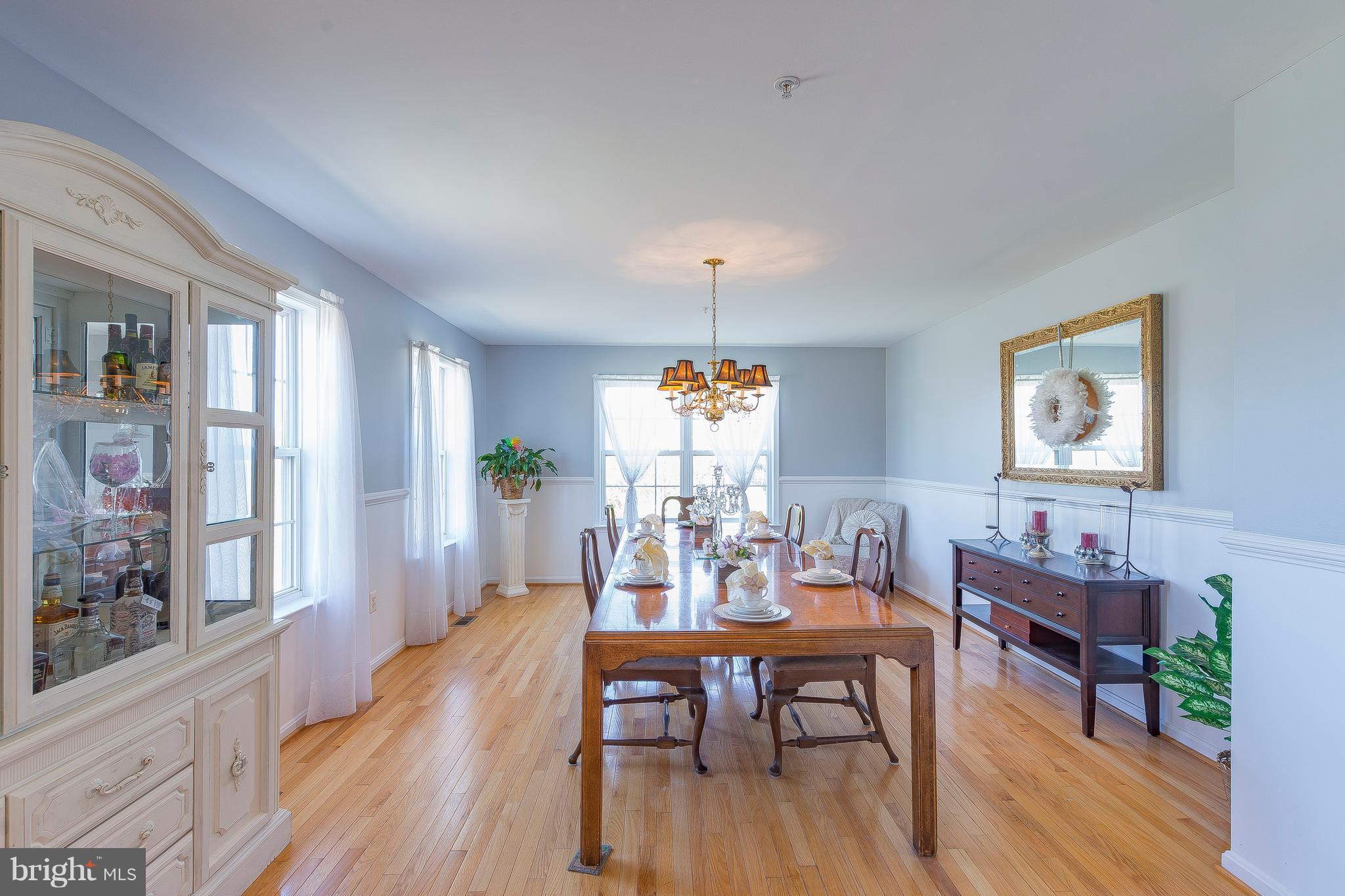 17205 Magruders Ferry Road Brandywine, MD 20613 - Photo 3 of 30 Large Separate Dinning Room, Freshly Painted