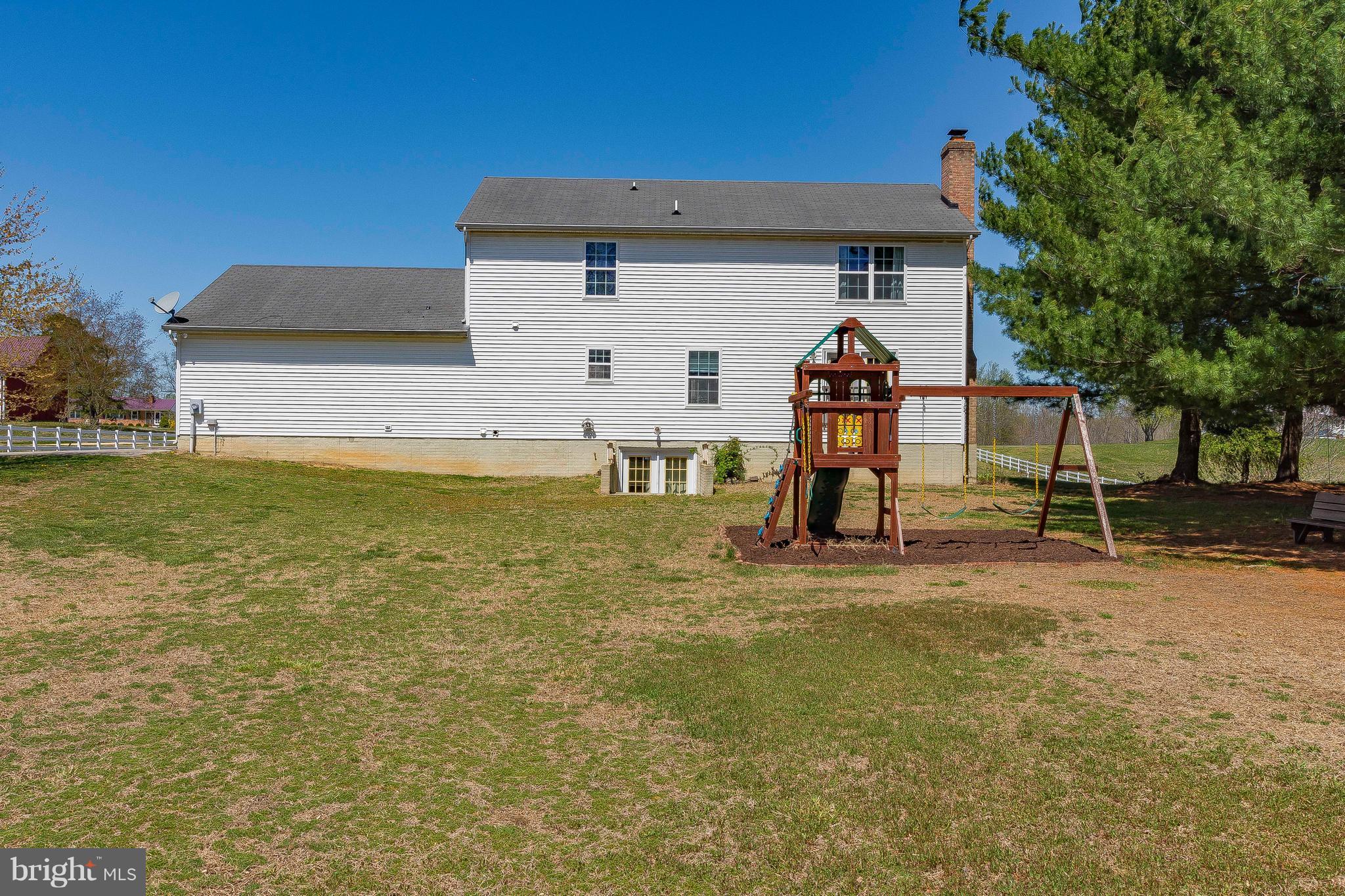 17205 Magruders Ferry Road Brandywine, MD 20613 - Photo 23 of 30 Large Flat Yard