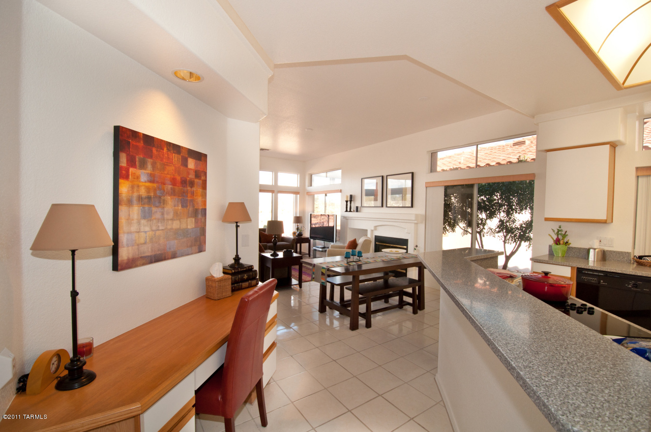 1781 East Crown Ridge Way Tucson, AZ 85755 - Photo 6 of 23