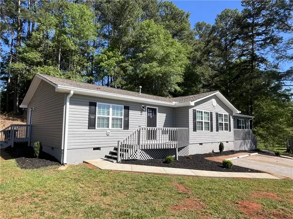 $1,200 | 1727 B President Street, Westminster, SC 29693