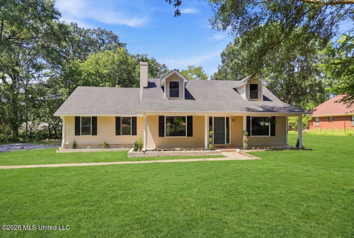 9105 Center Hill Road Olive Branch, MS 38654 - Photo 5 of 38 03-IMG_2296_297_298_299_300_grass_e08800