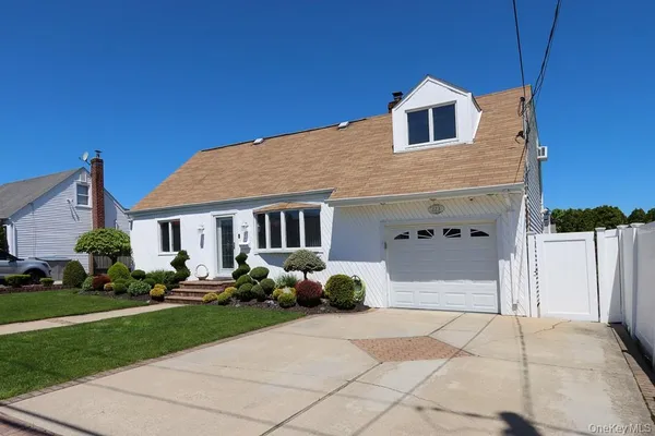 $4,500 | 223 Chestnut Avenue, East Meadow, NY 11554
